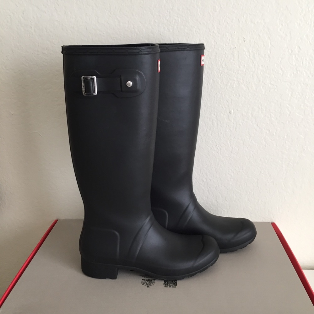 Hunter Rain Boots in Black - Picture 2 of 7